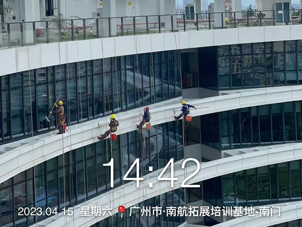高空作業(yè)安全為先，專業(yè)操作確保無憂